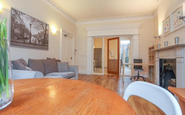 Queens Large 2 Bdr & 1 Bdr Apartments By Belfast City Breaks Екстер'єр фото
